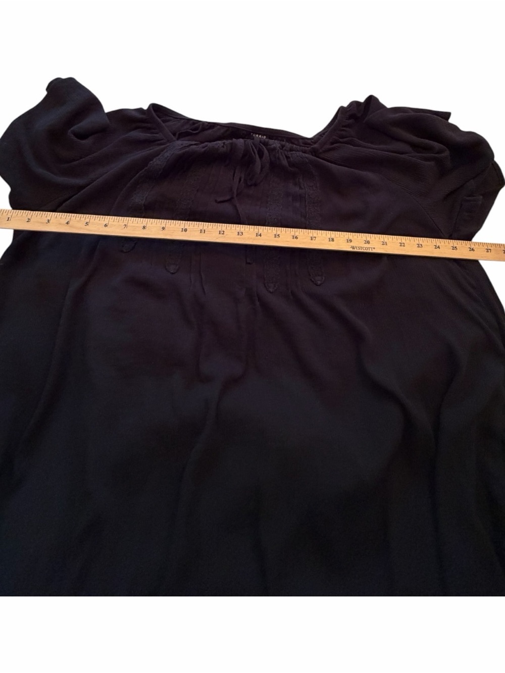 Torrid Plus Size - Crinkle Gauze Flutter
Sleeve Top -Tie Neck-Size 3X - Picture 8 of 10